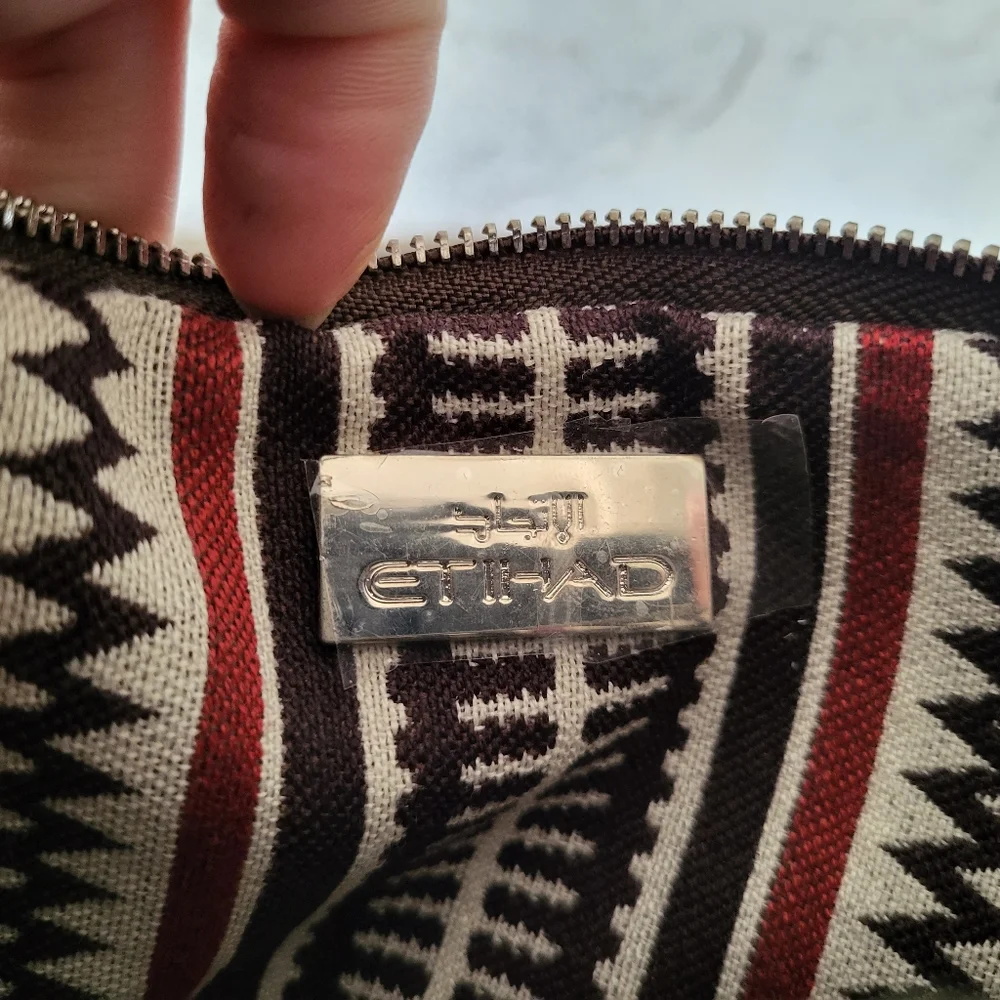 Etihad Airlines cosmetic bag